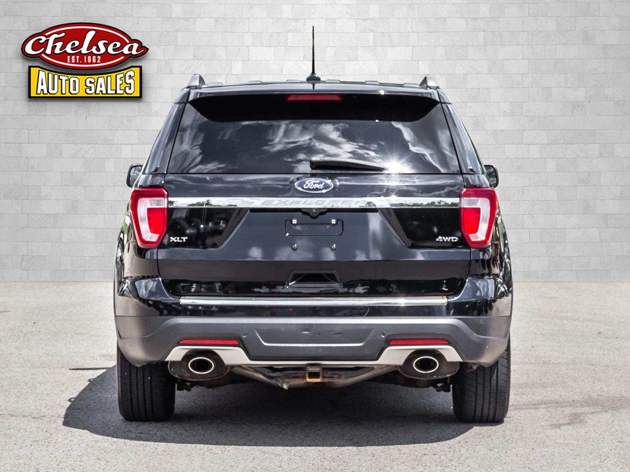 2018 Ford Explorer XLT 4WD Photo
