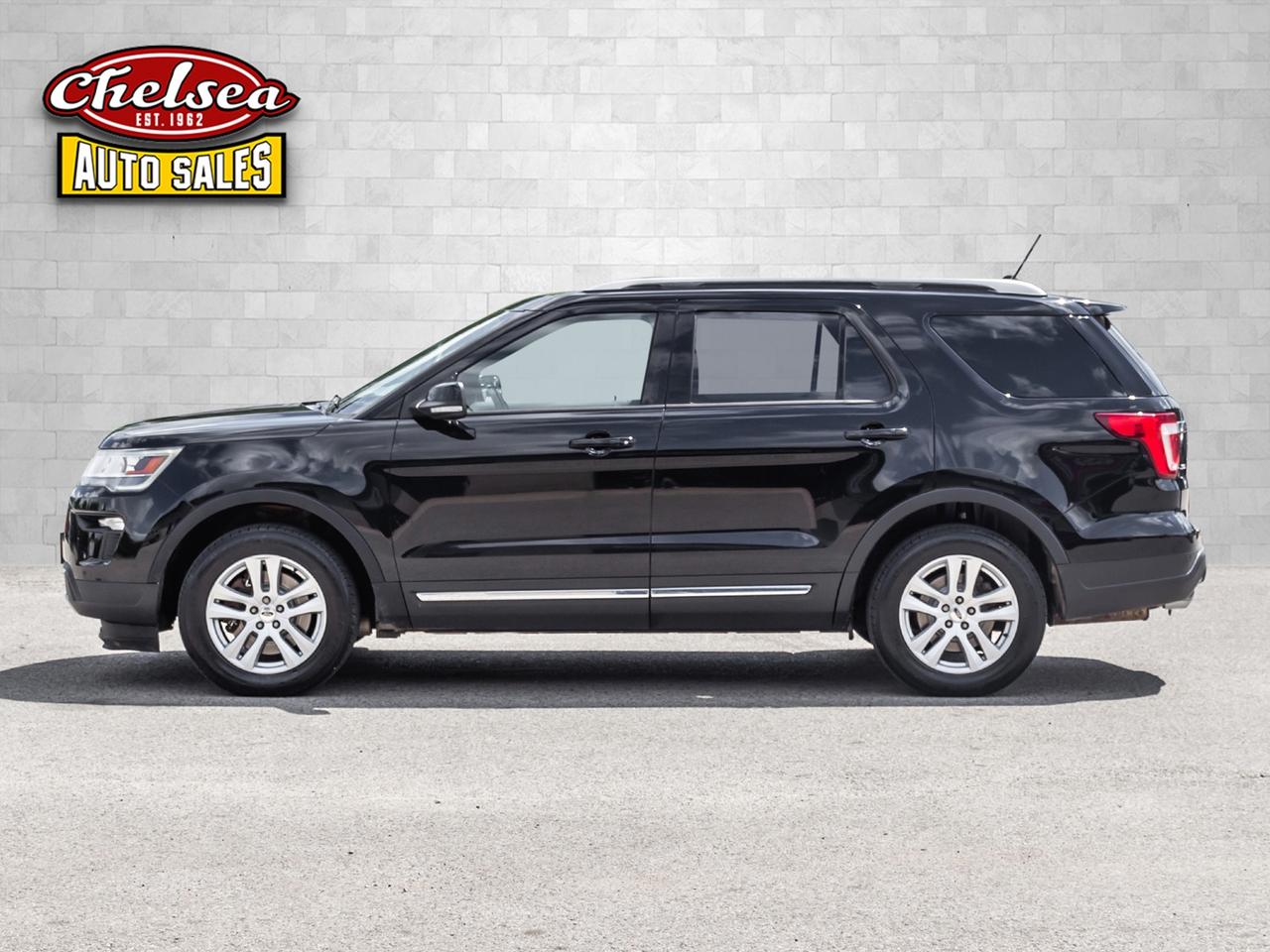2018 Ford Explorer XLT 4WD Photo