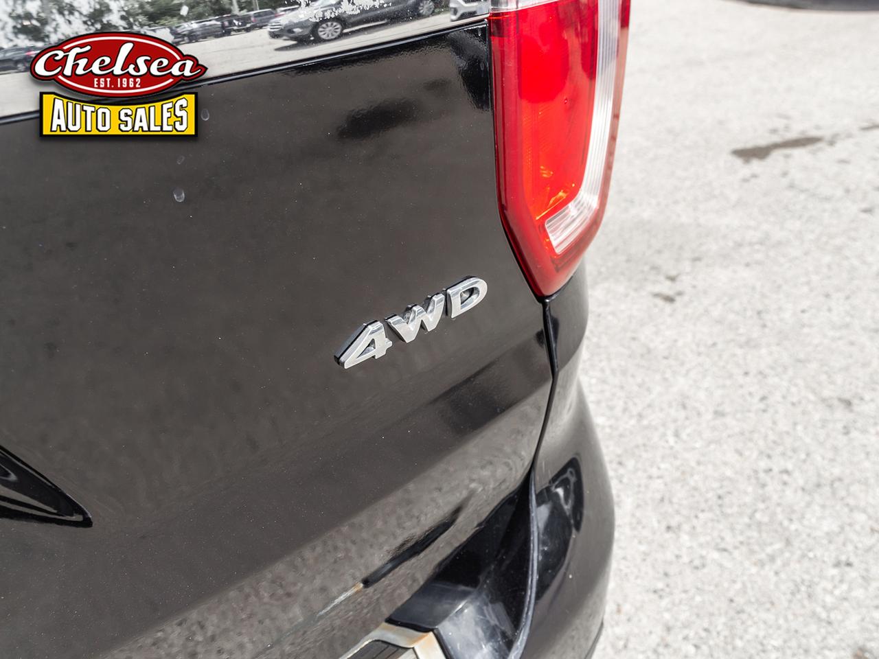 2018 Ford Explorer XLT 4WD Photo