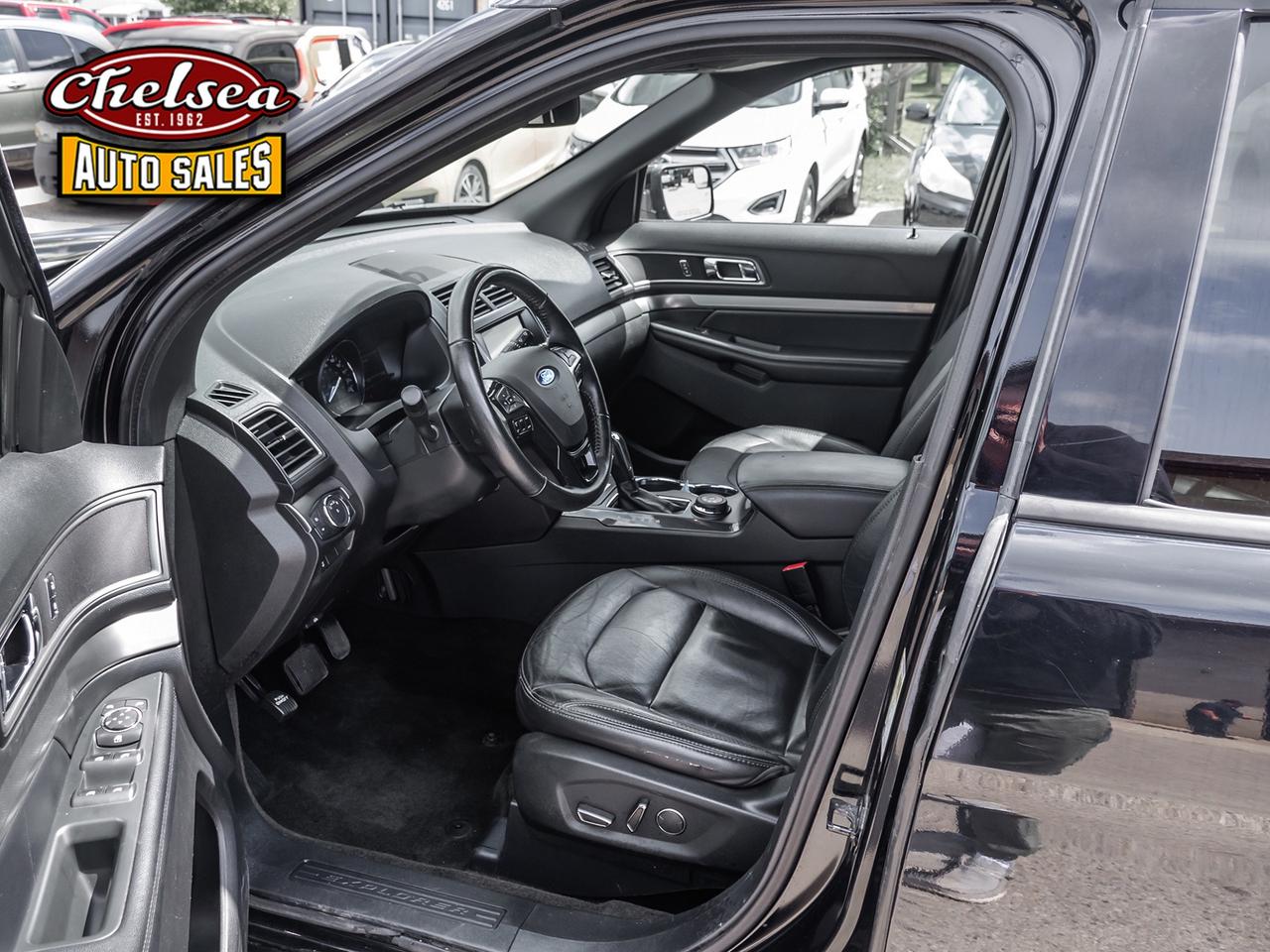 2018 Ford Explorer XLT 4WD Photo