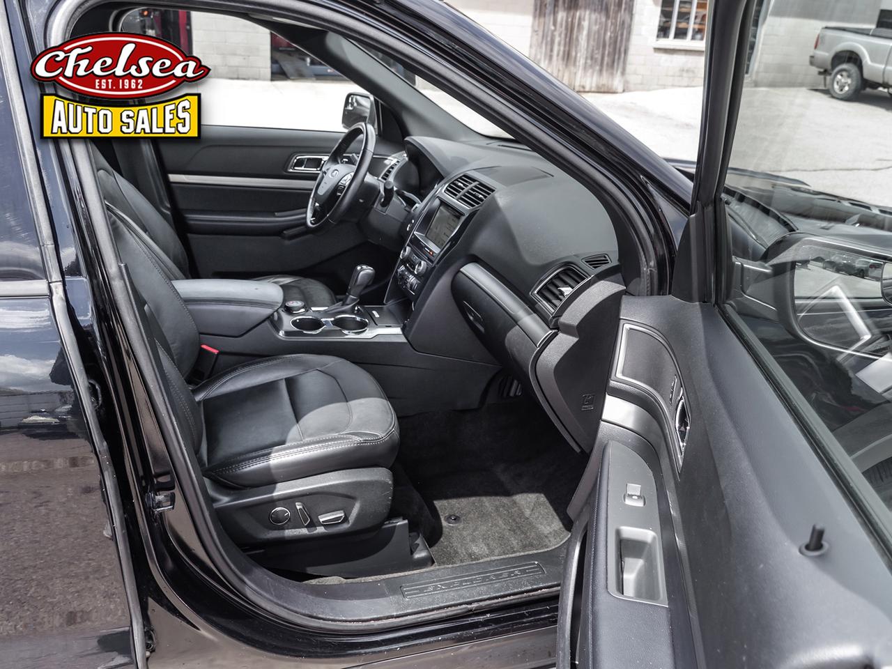 2018 Ford Explorer XLT 4WD Photo