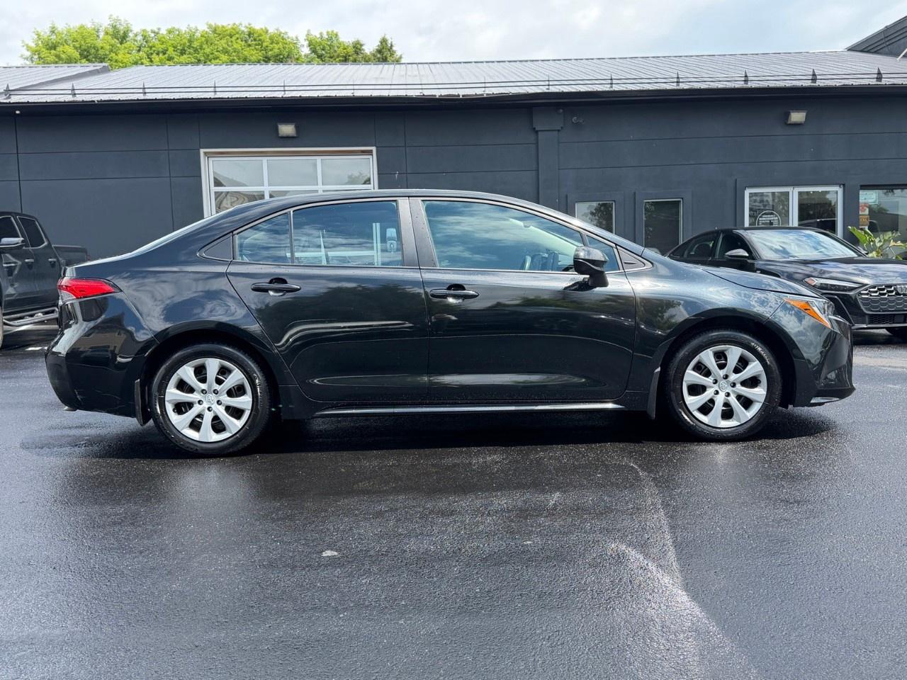 2022 Toyota Corolla LE CVT Photo