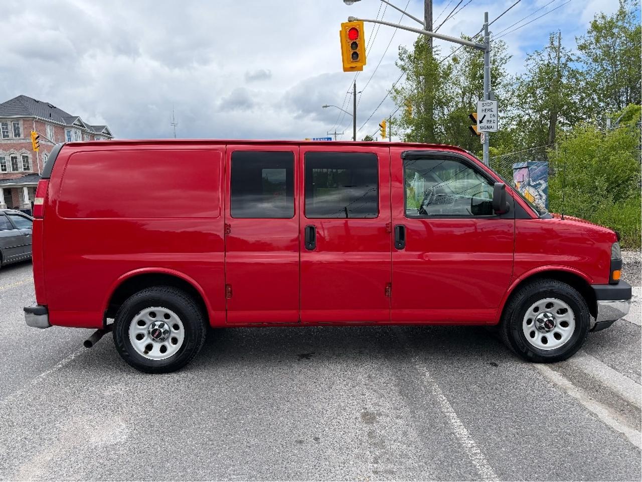 2010 GMC Savana flex fuel Photo