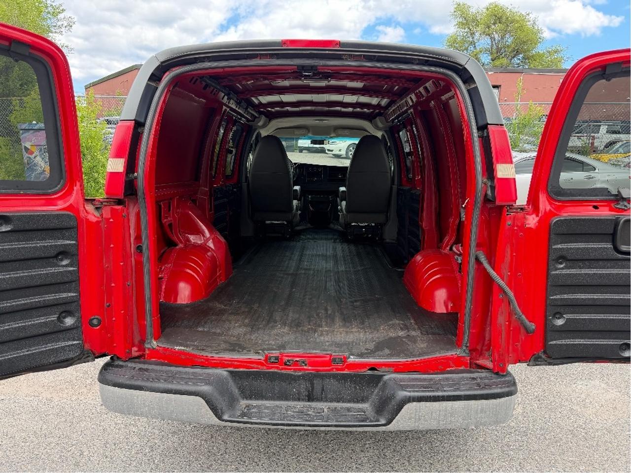 2010 GMC Savana flex fuel Photo