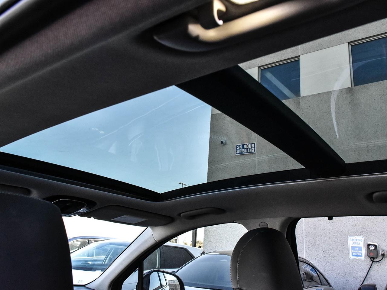 2023 Hyundai Santa Fe Hybrid Luxury Photo