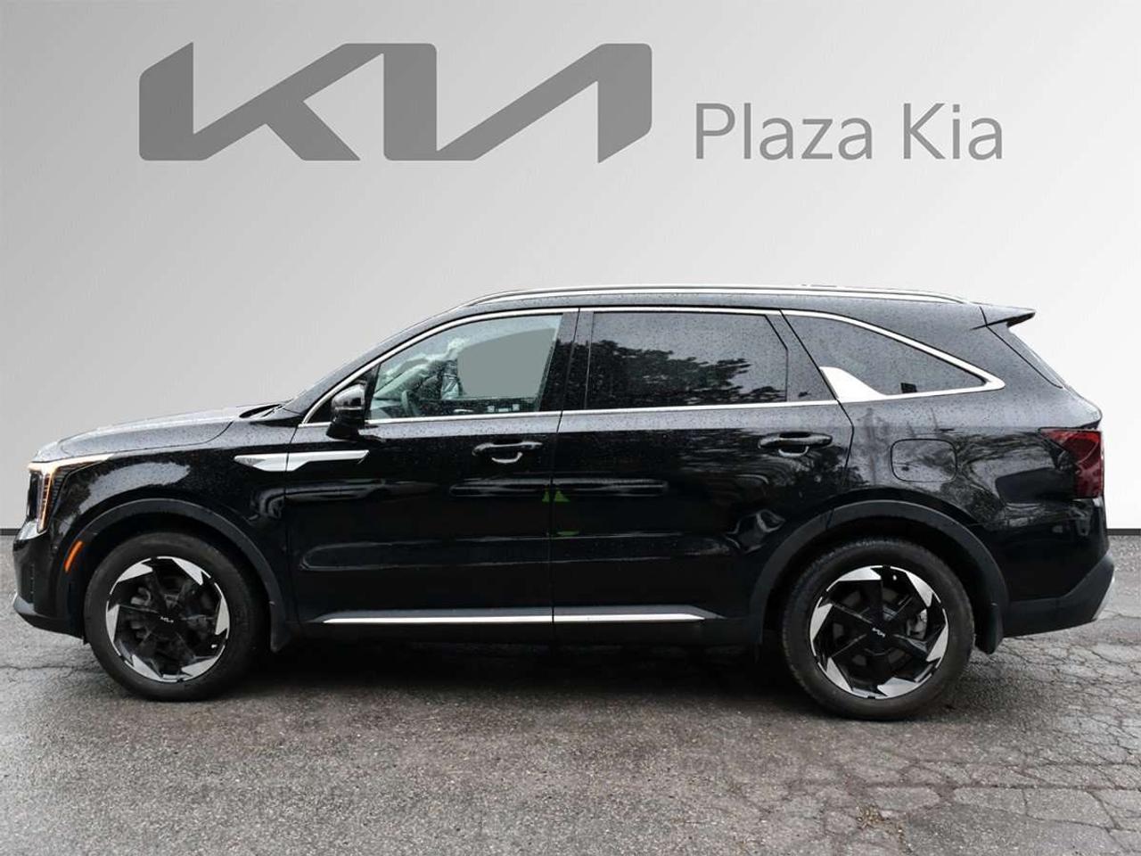 2025 Kia Sorento *AWD   One Owner   Like New* Photo2