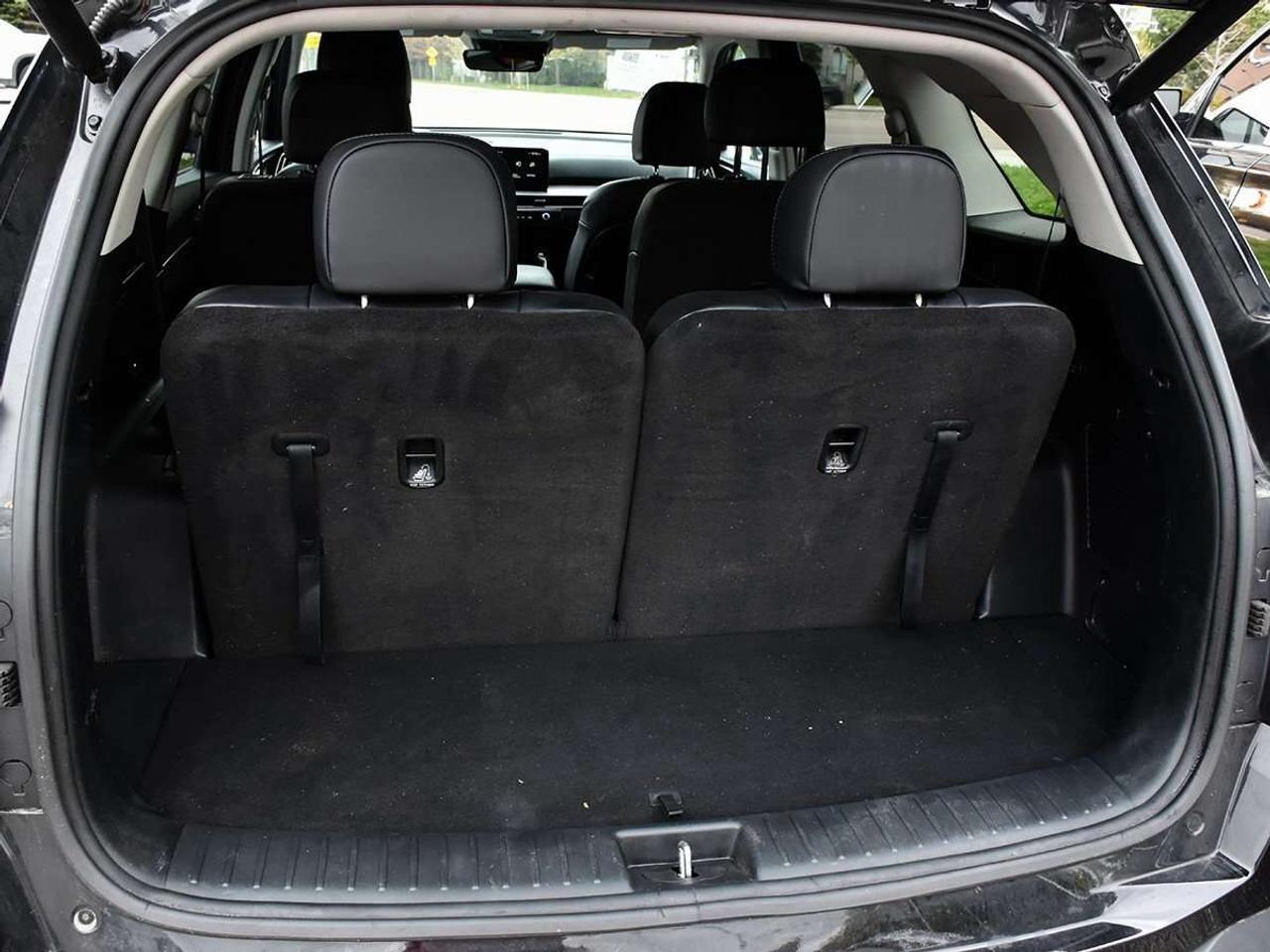 2025 Kia Sorento *AWD   One Owner   Like New* Photo