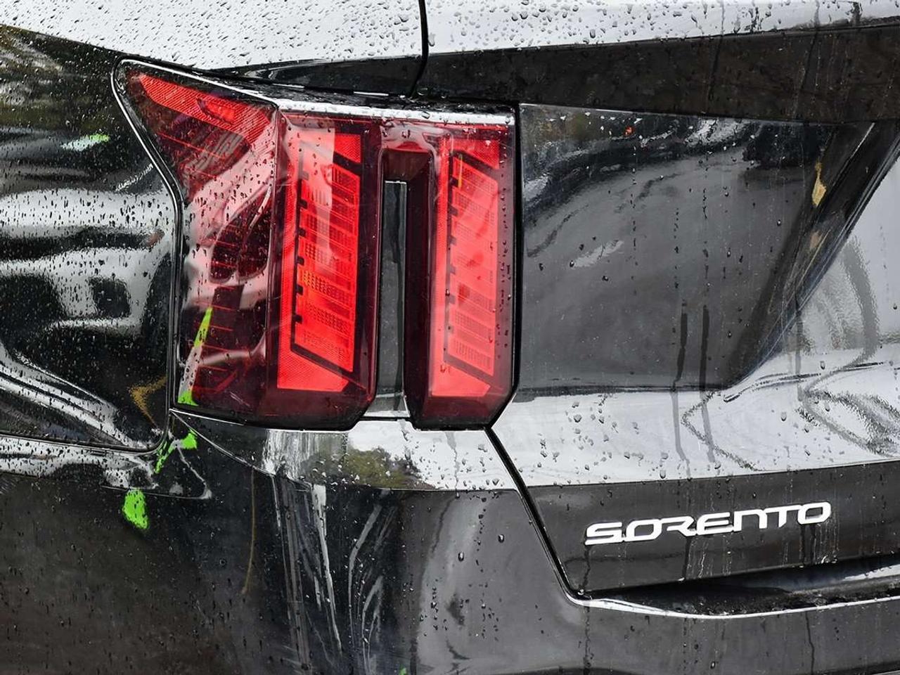 2025 Kia Sorento *AWD   One Owner   Like New* Photo