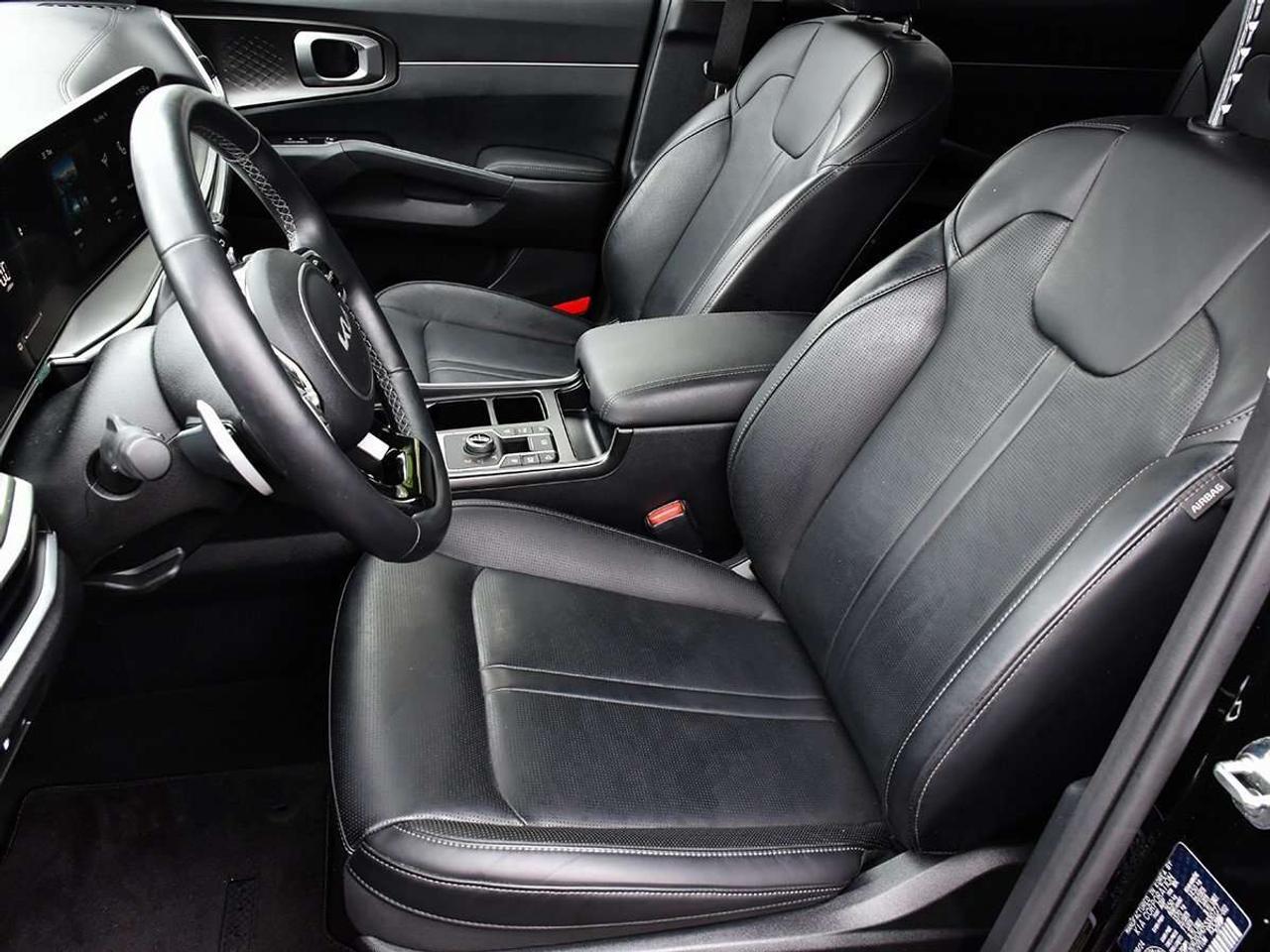 2025 Kia Sorento *AWD   One Owner   Like New* Photo