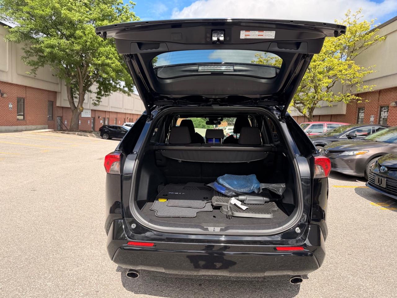 2024 Toyota RAV4 Prime SE AWD Photo