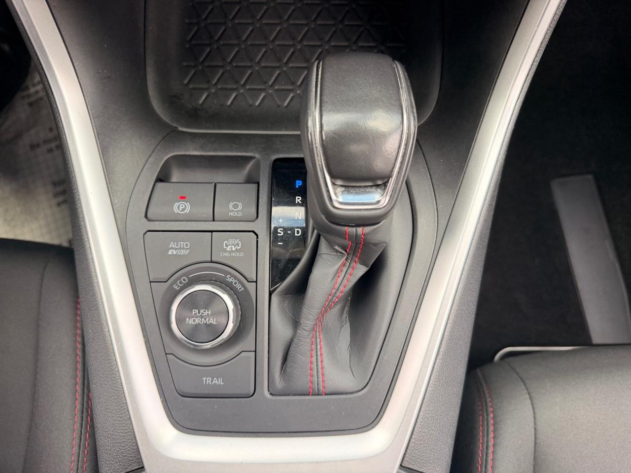 2024 Toyota RAV4 Prime SE AWD Photo