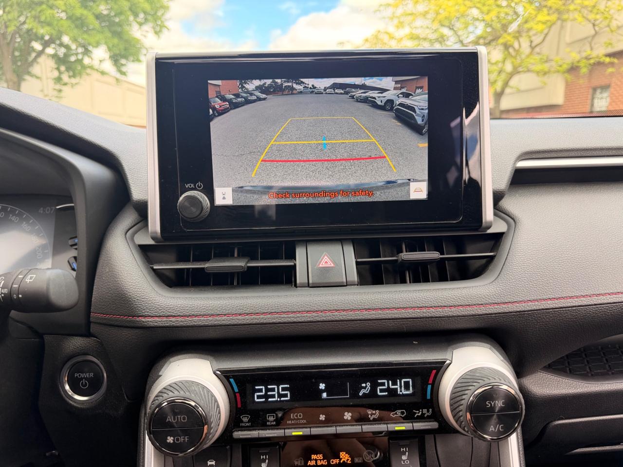 2024 Toyota RAV4 Prime SE AWD Photo