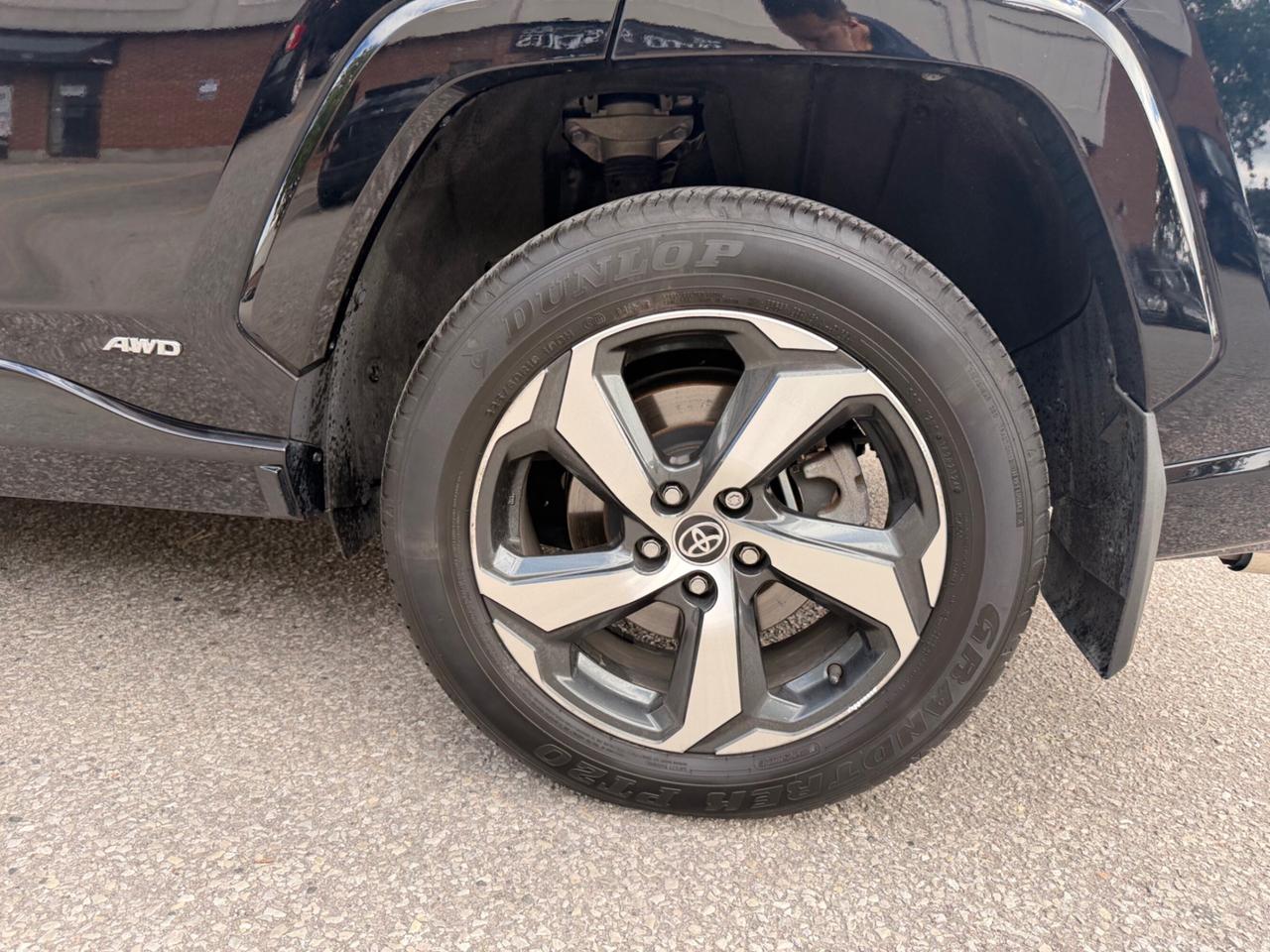 2024 Toyota RAV4 Prime SE AWD Photo