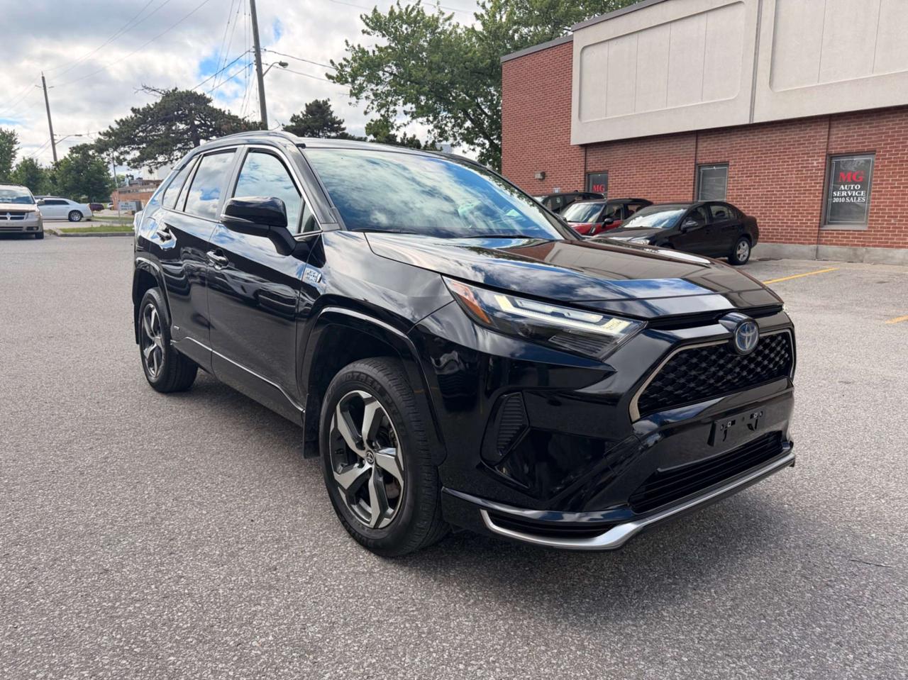 2024 Toyota RAV4 Prime SE AWD Photo2