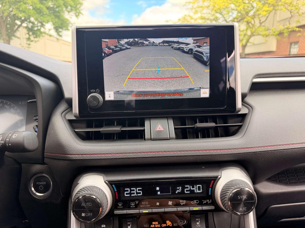 2024 Toyota RAV4 Prime SE AWD Photo