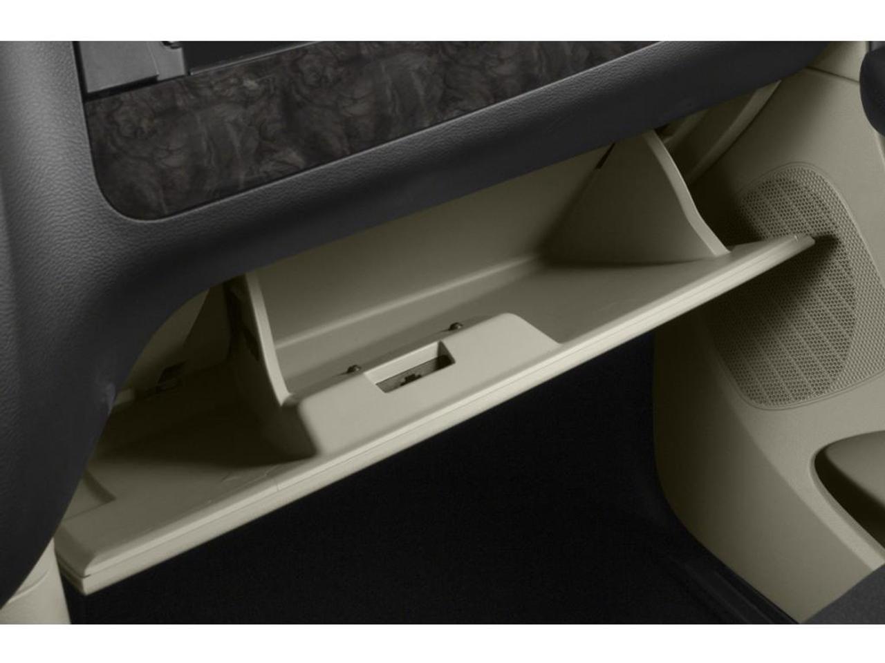 2014 Dodge Grand Caravan SE/SXT Passenger Van Photo