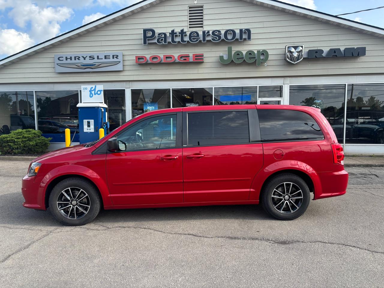 2014 Dodge Grand Caravan SE/SXT Passenger Van Photo