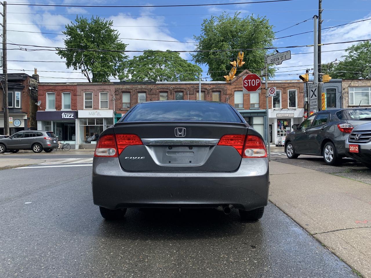 2010 Honda Civic 4dr Auto Sport Photo3