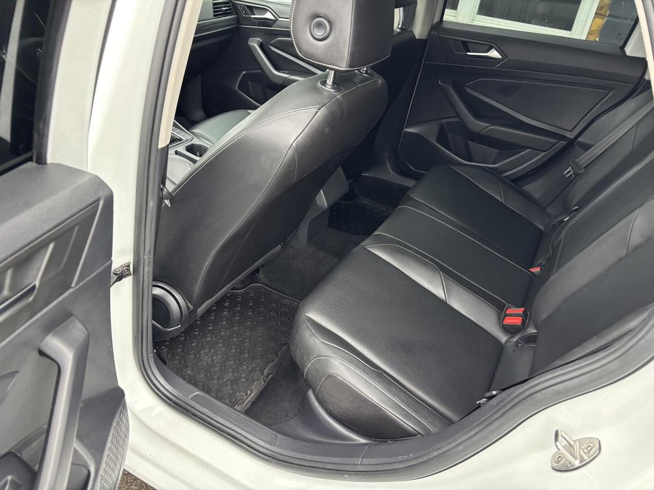2019 Volkswagen Jetta 1.4 TSI Highline (A8) 4dr Sedan Photo4
