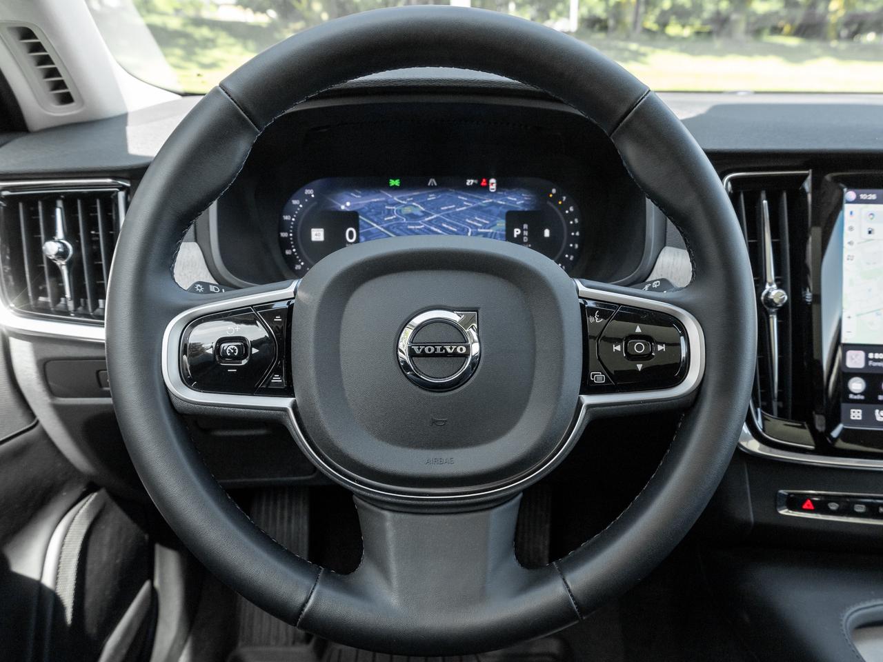 2025 Volvo V90 Cross Country B6 AWD PLUS  19" ALLOY WHEELS  CPO RATE fr 3.49%* Photo