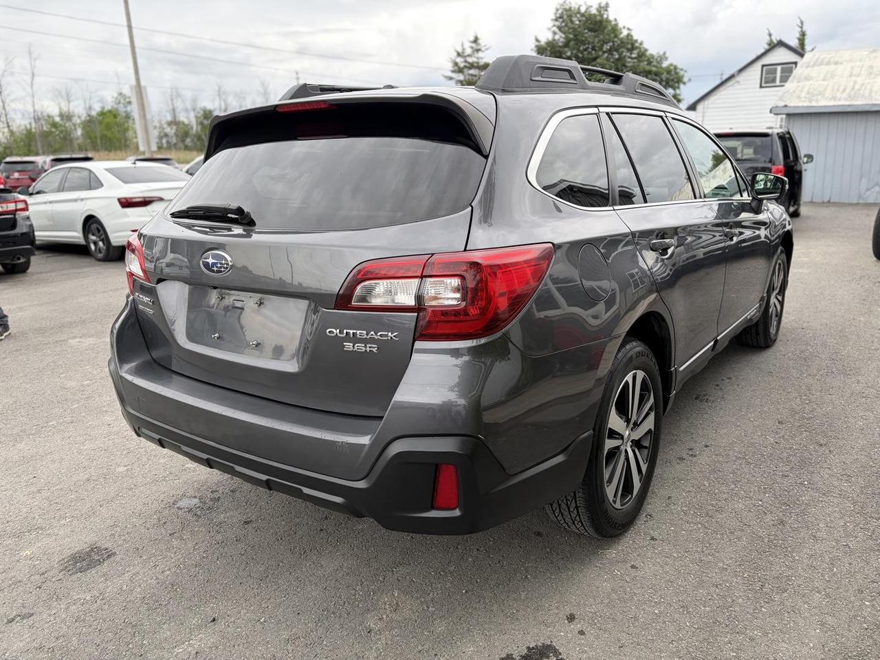 2018 Subaru Outback  Photo4