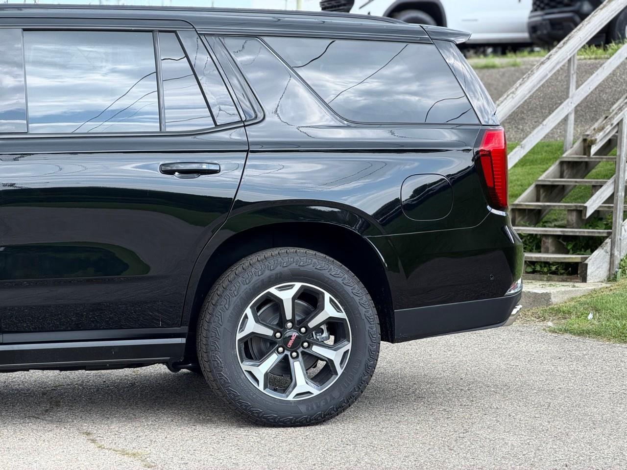 2026 GMC Yukon AT4 4dr 4x4 Photo