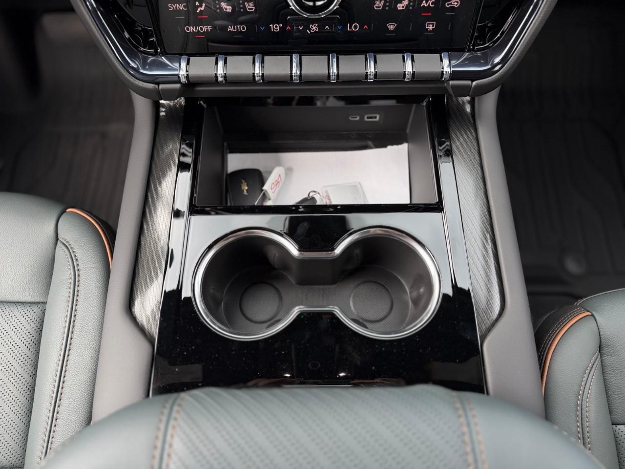 2026 GMC Yukon AT4 4dr 4x4 Photo
