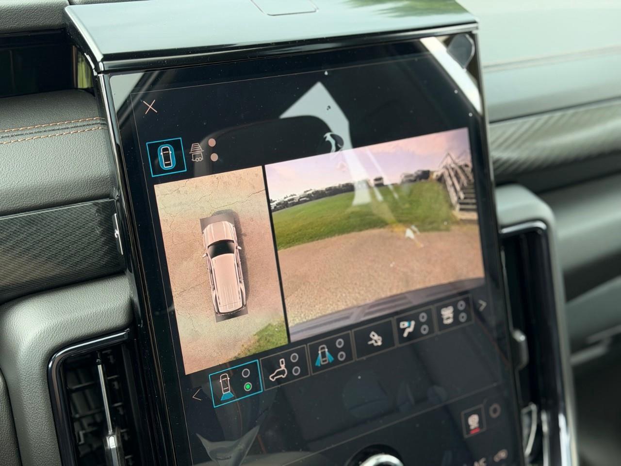 2026 GMC Yukon AT4 4dr 4x4 Photo