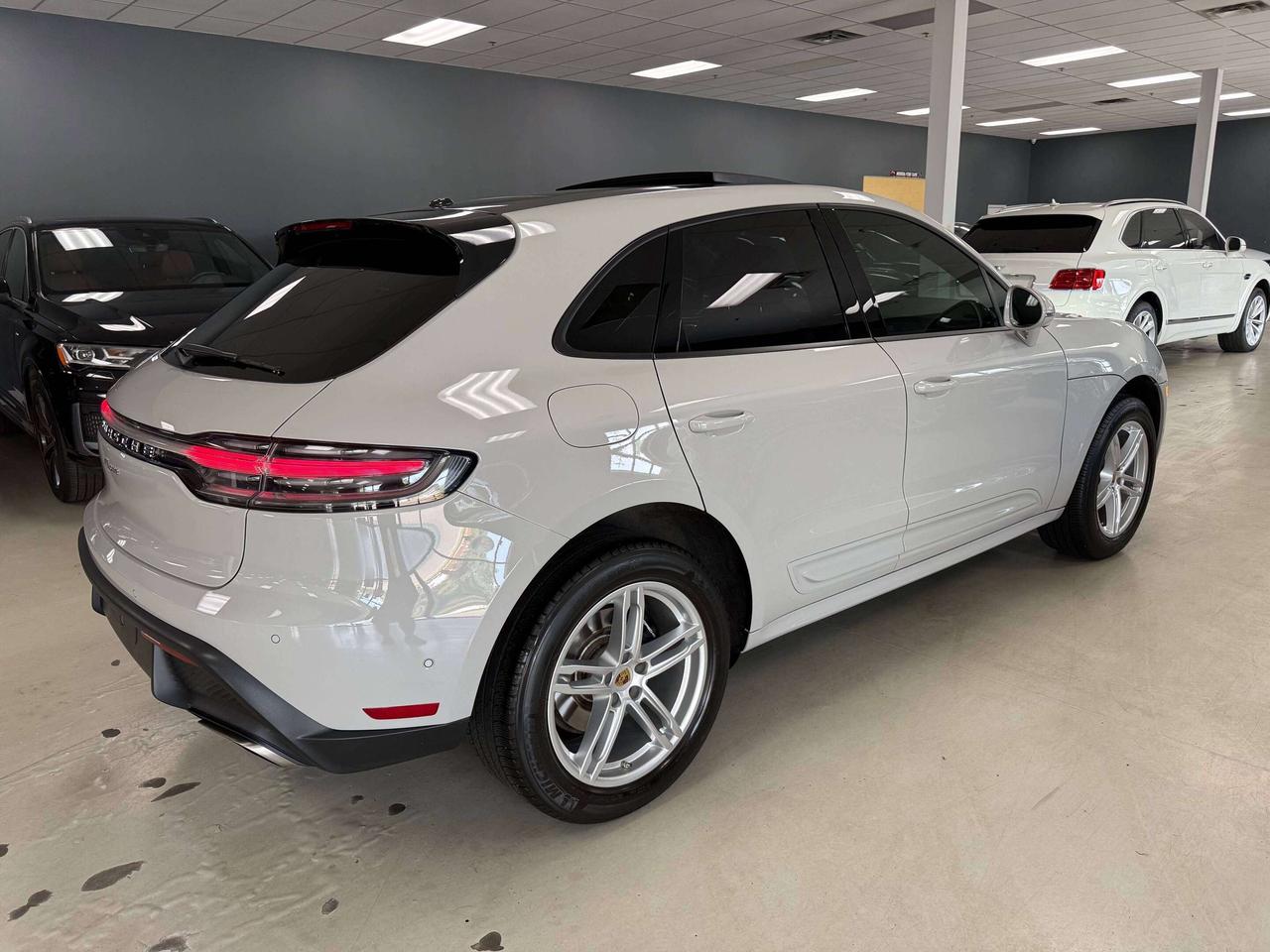 2022 Porsche Macan AWD**PARK ASSIST**360 CAMERA** Photo4