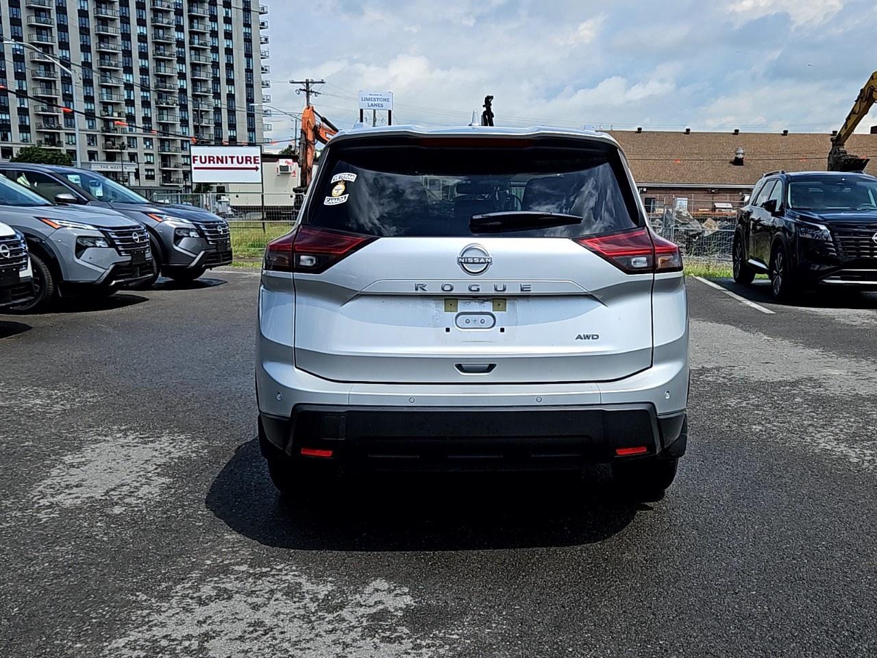 2025 Nissan Rogue AWD SV Moonroof Photo