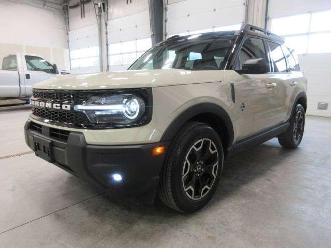 2025 Ford Bronco Sport OUTER BANKS 4X4, HTD. LEATHER, APPLE/ANDROID, 45K! Photo