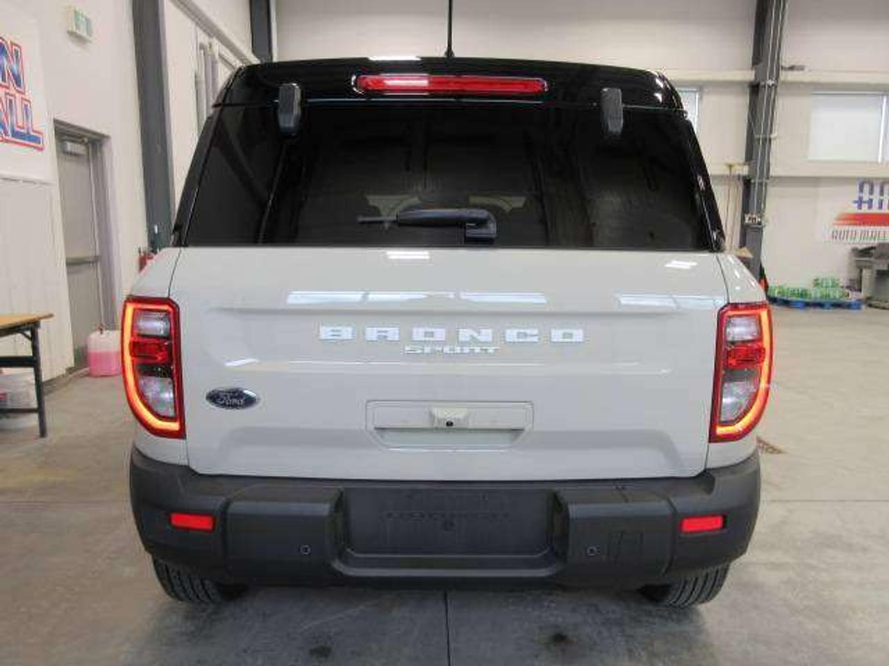 2025 Ford Bronco Sport OUTER BANKS 4X4, HTD. LEATHER, APPLE/ANDROID, 45K! Photo