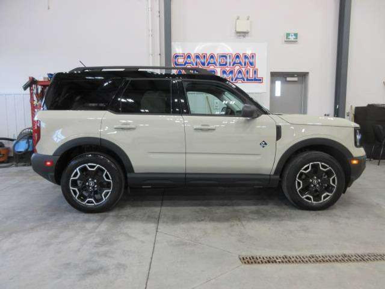 2025 Ford Bronco Sport OUTER BANKS 4X4, HTD. LEATHER, APPLE/ANDROID, 45K! Photo