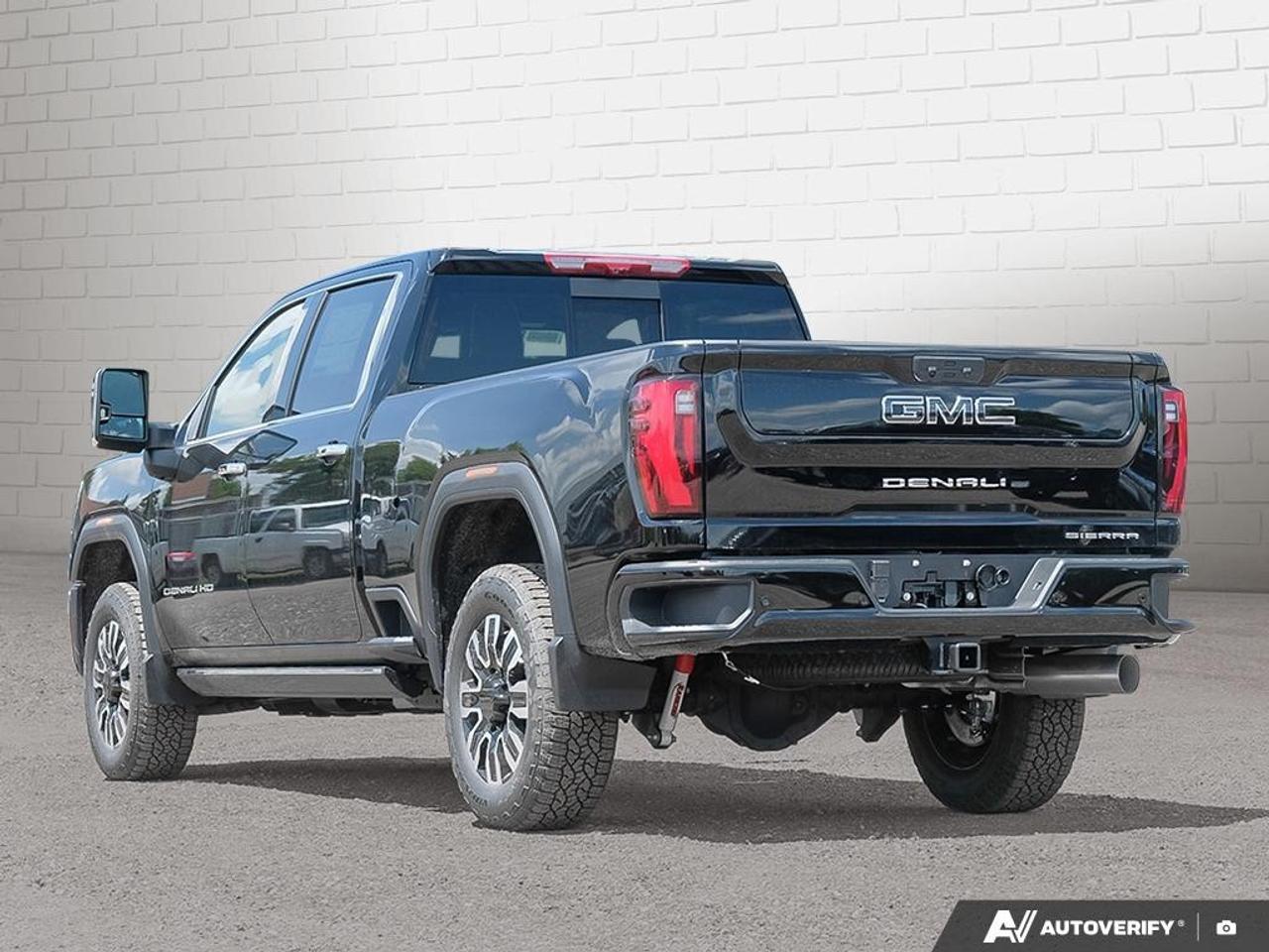2026 GMC SIERRA 2500HD Crew Cab Standard Box 4-Wheel Drive Denali Ultimate Photo