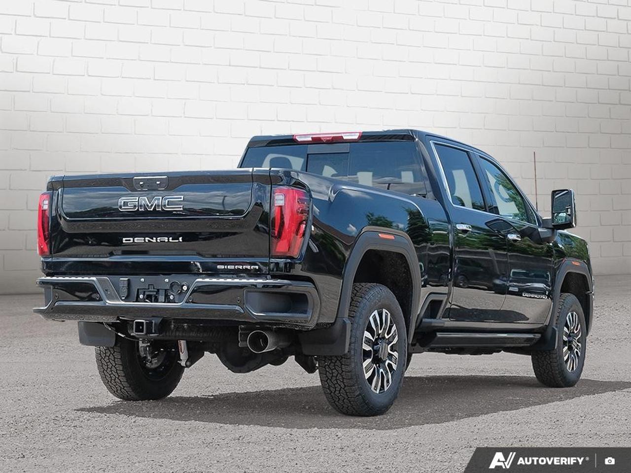 2026 GMC SIERRA 2500HD Crew Cab Standard Box 4-Wheel Drive Denali Ultimate Photo4
