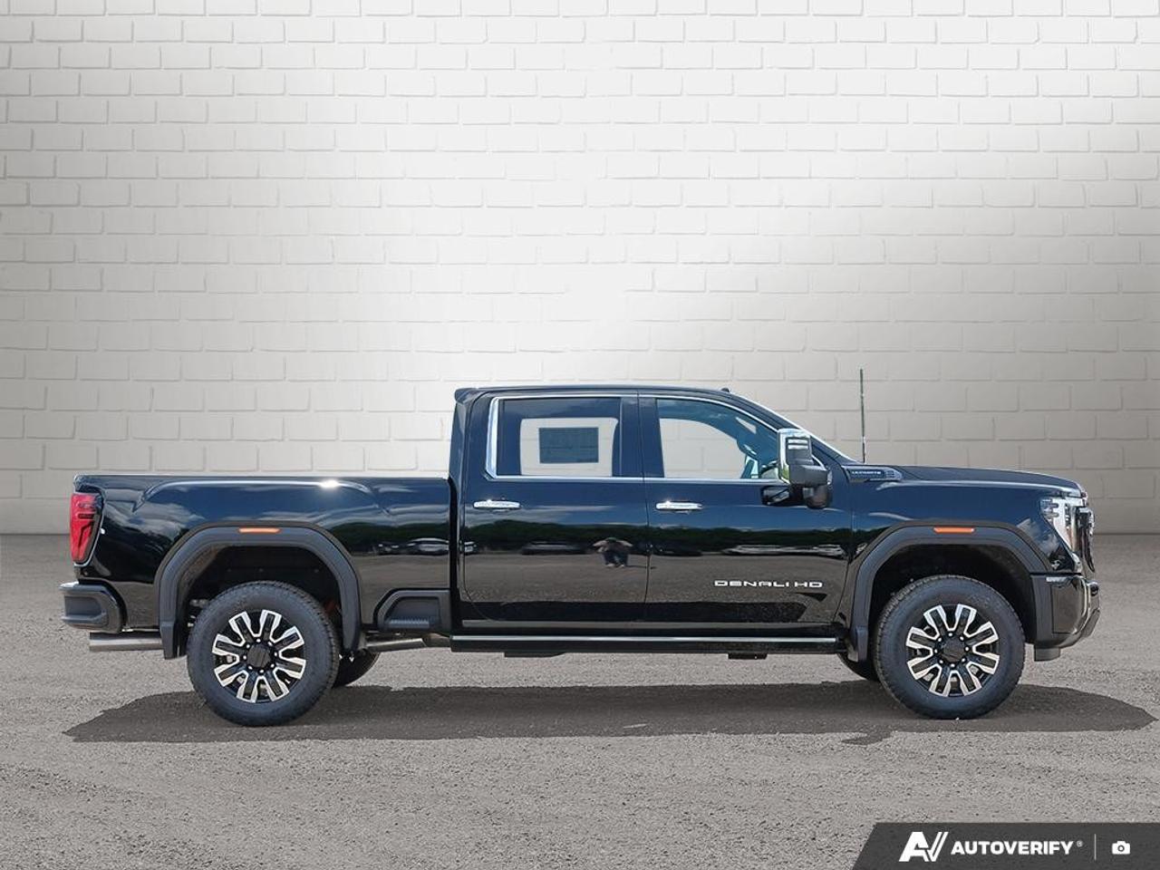 2026 GMC SIERRA 2500HD Crew Cab Standard Box 4-Wheel Drive Denali Ultimate Photo
