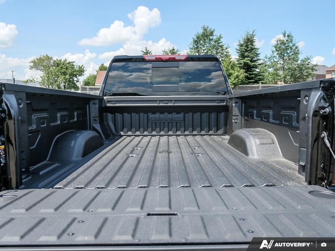 2026 GMC SIERRA 2500HD Crew Cab Standard Box 4-Wheel Drive Denali Ultimate Photo
