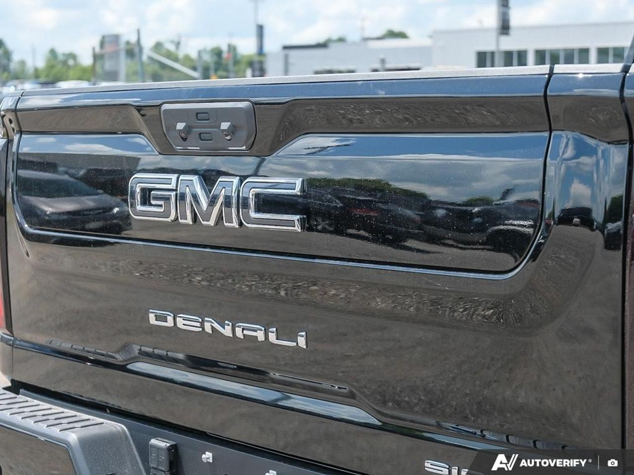 2026 GMC SIERRA 2500HD Crew Cab Standard Box 4-Wheel Drive Denali Ultimate Photo