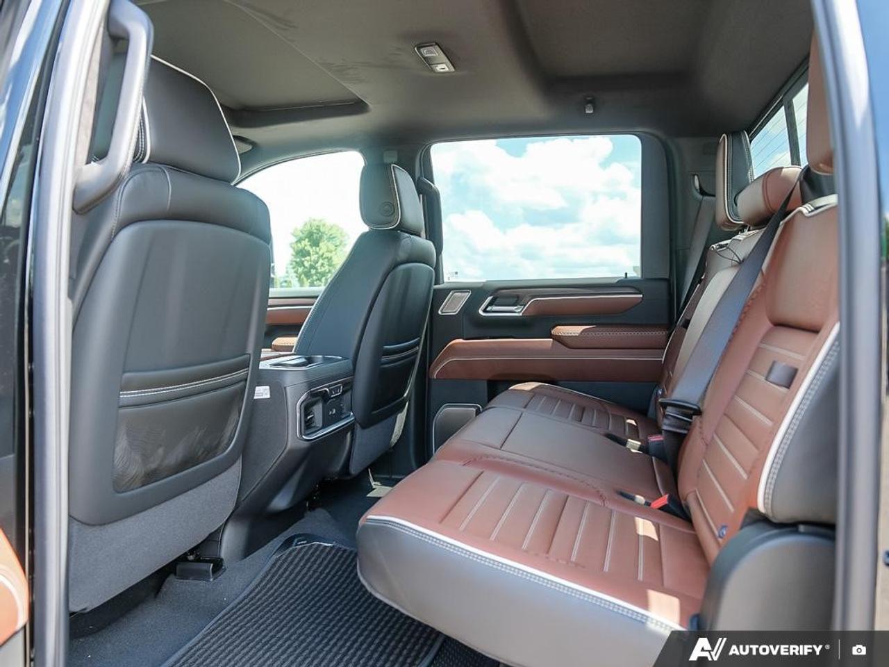 2026 GMC SIERRA 2500HD Crew Cab Standard Box 4-Wheel Drive Denali Ultimate Photo