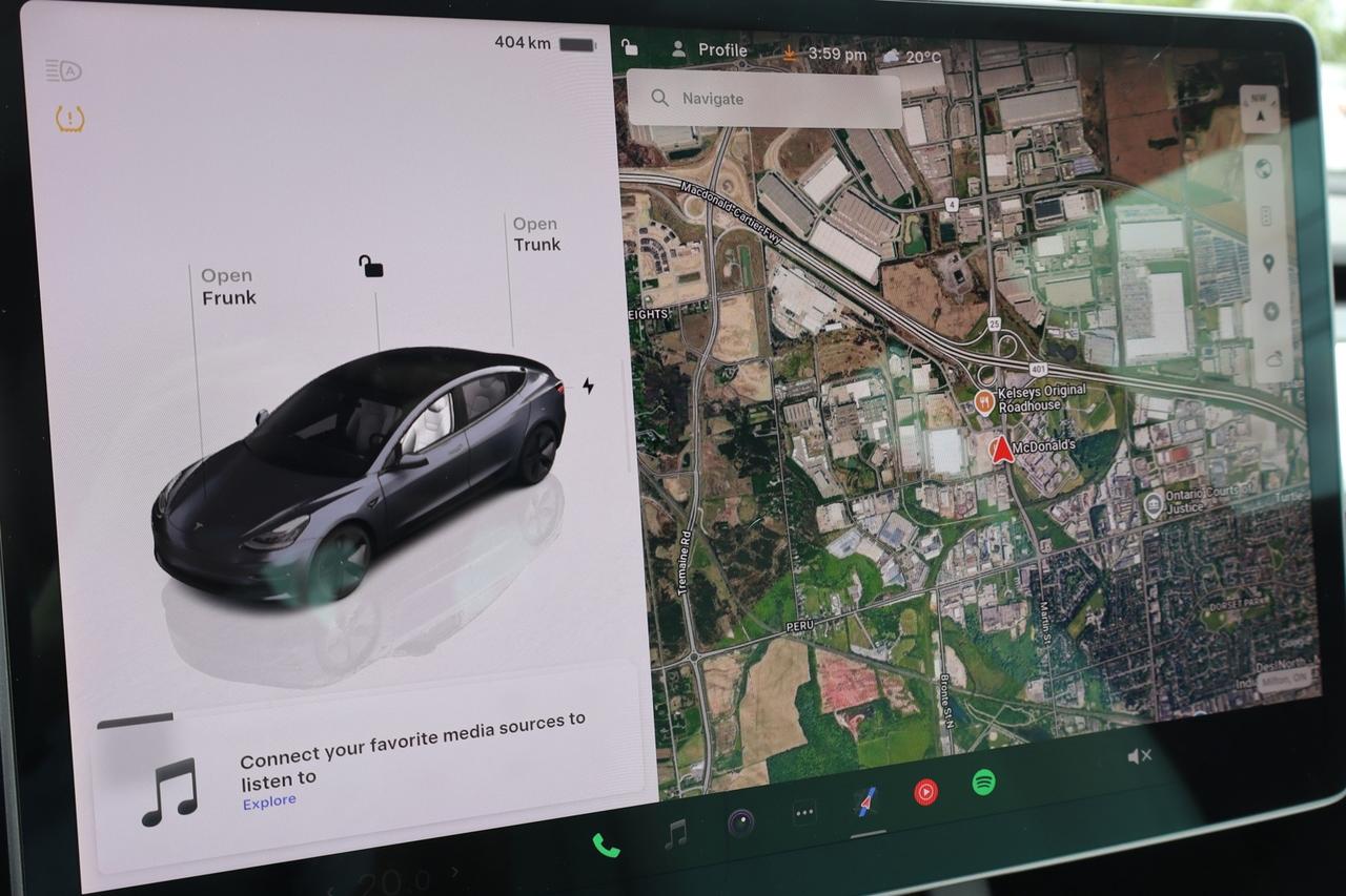 2022 Tesla Model 3 Standard Range Plus   No Accident   White Interior Photo