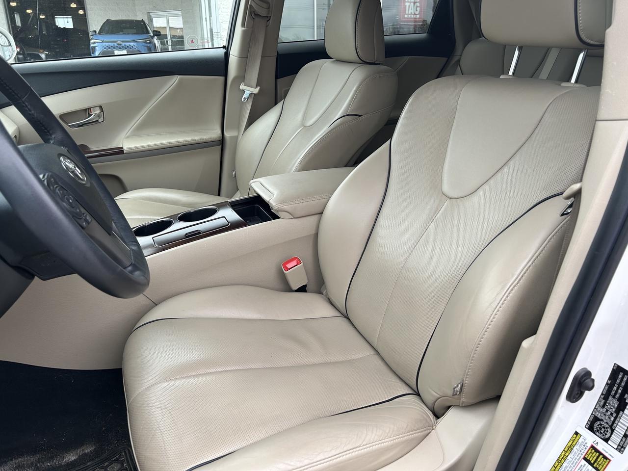 2016 Toyota Venza Limited   LOW KM Photo