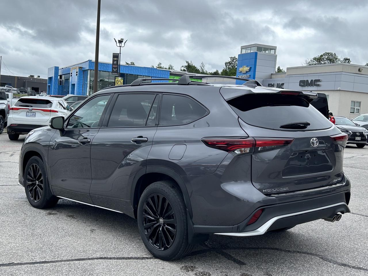 2024 Toyota Highlander XSE AWD Photo2