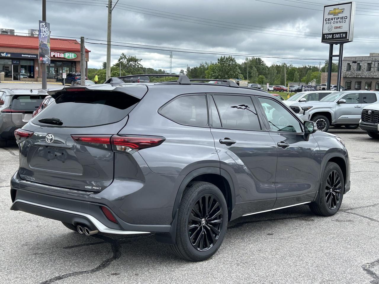2024 Toyota Highlander XSE AWD Photo4