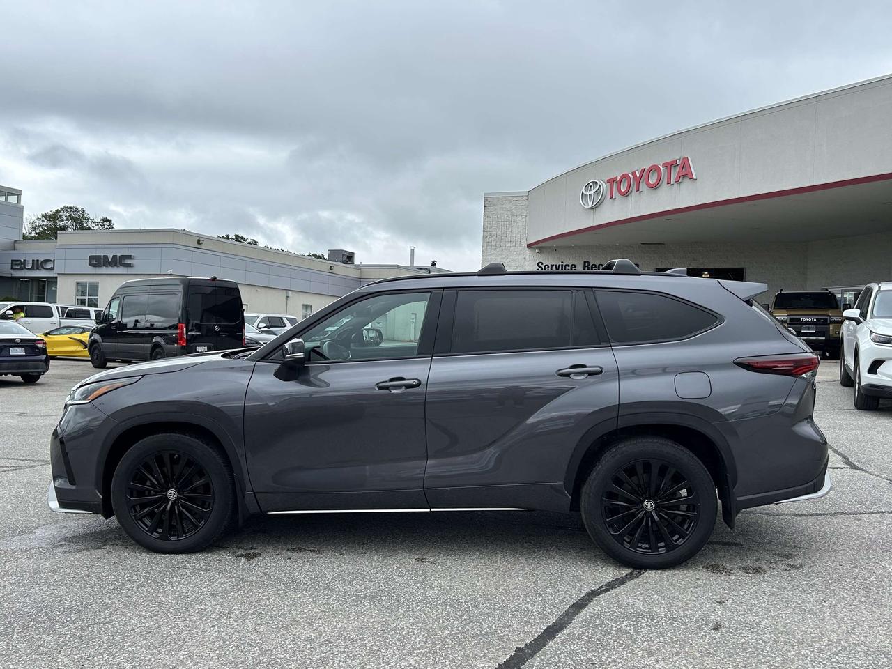 2024 Toyota Highlander XSE AWD Photo5