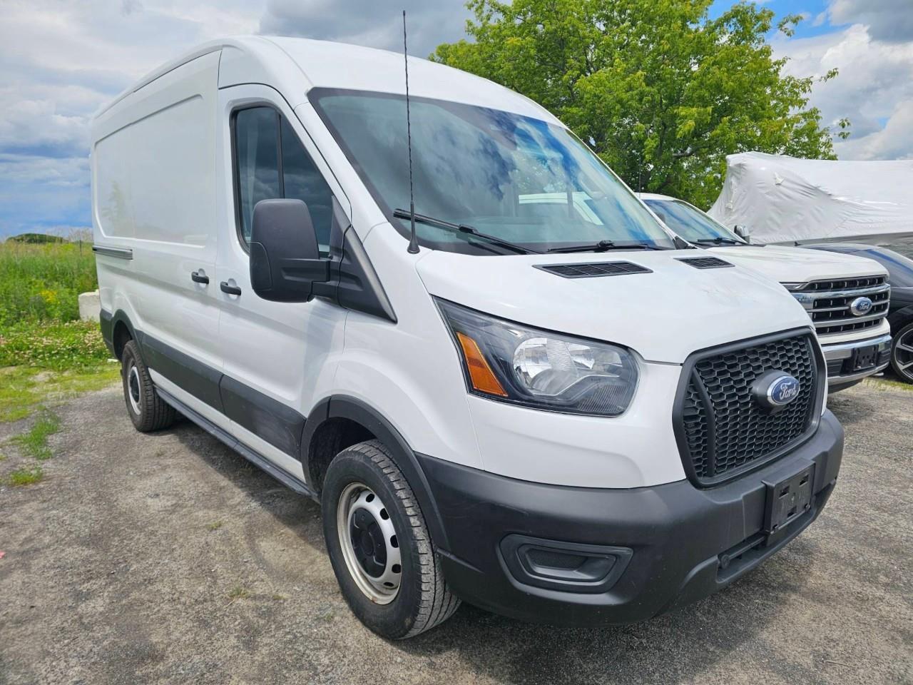 2023 Ford Transit-250 Cargo Base Rear-Wheel Drive Medium Roof Van 130 in. WB Photo