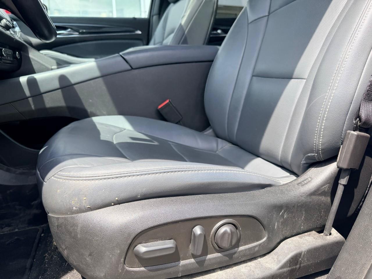 2023 Buick Enclave AWD 4dr Essence Photo