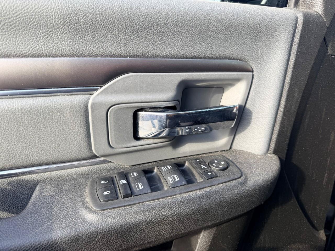 2021 RAM 1500 Classic SLT 4x4 Crew Cab 5'7  Box Photo