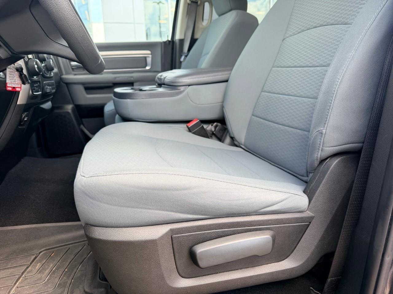 2019 RAM 1500 Classic SLT 4x4 Crew Cab 5'7  Box Photo