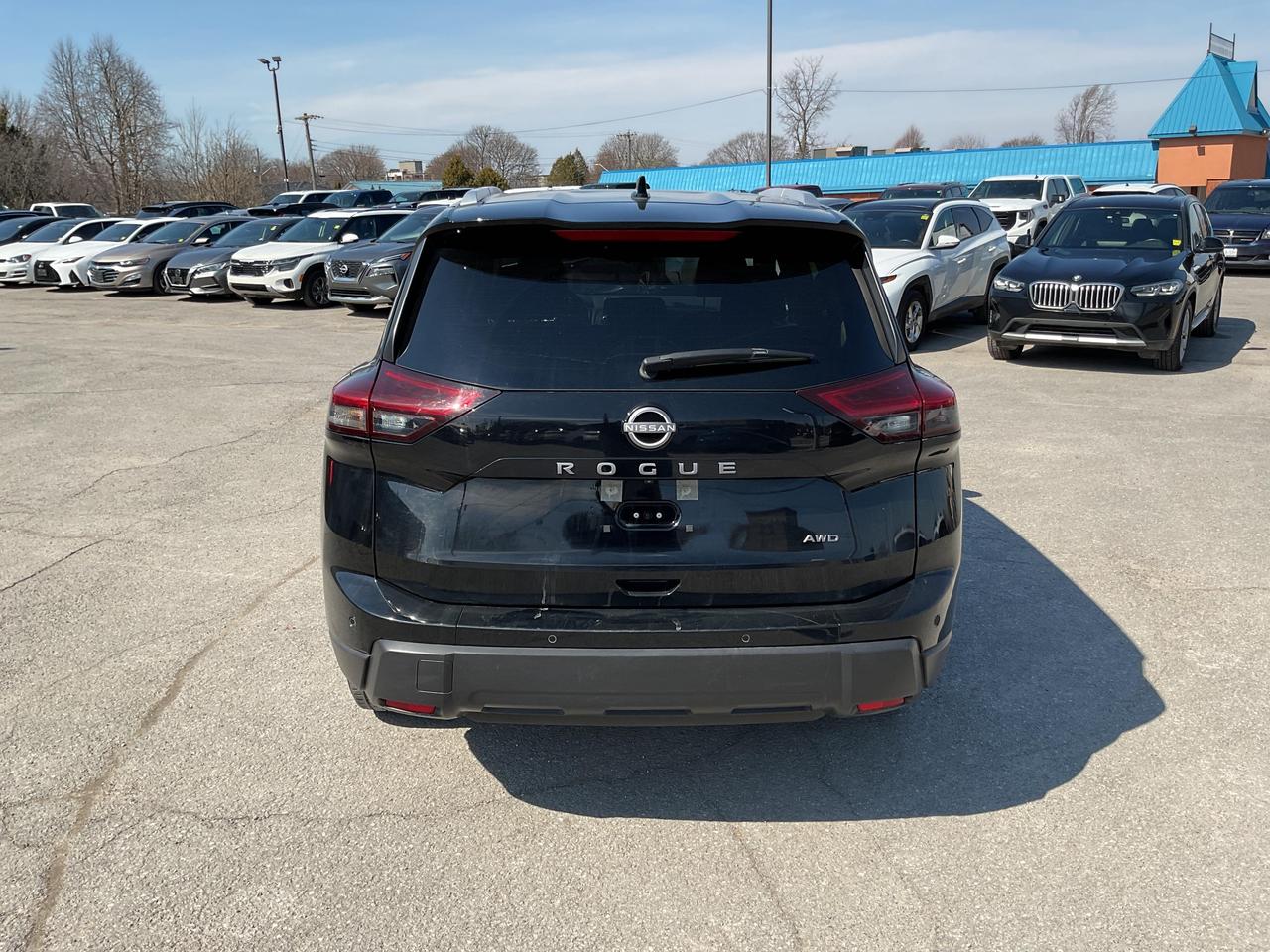 2025 Nissan Rogue  Photo3