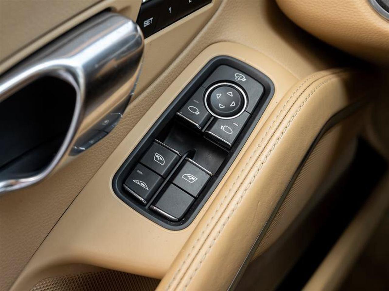2013 Porsche 911 Carrera 4S Photo